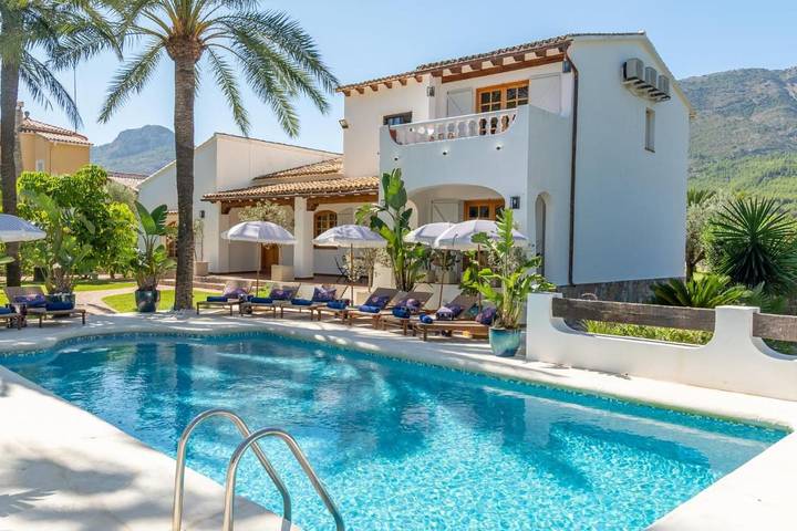 Casa rural para 10 personas, con Terraza y Jacuzzi además de Jardín y Piscina en Parcent