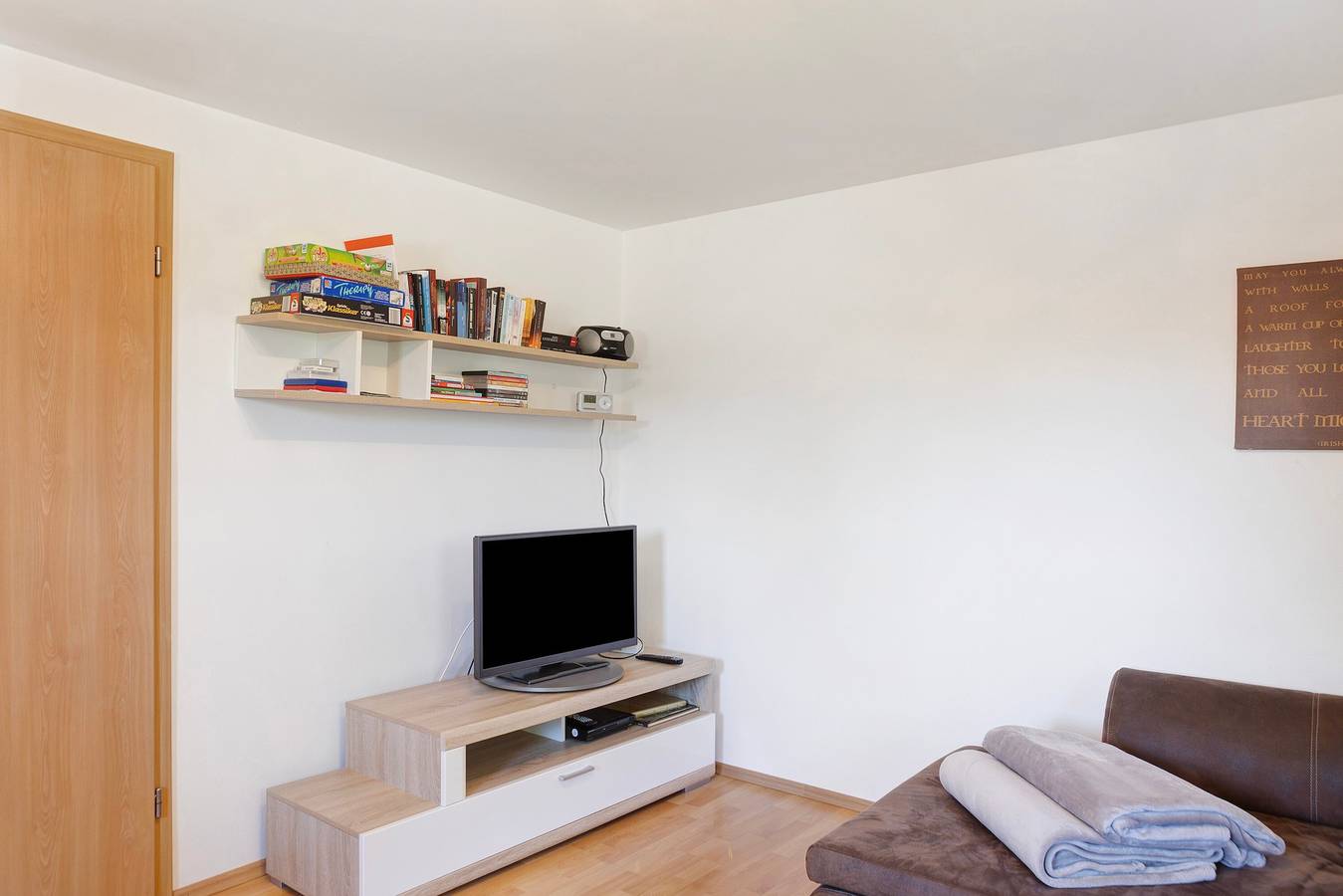 'Ferienhaus Kreuzbergblick Bayerischer Wald' mit Bergblick, privater Terrasse und Wi-Fi in Hohenau, Ostbayern