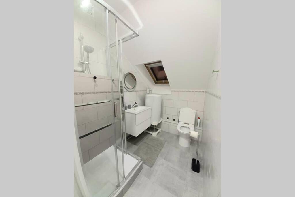 Appartement entier, Cocooning Appartement 10mn Aeroport Roissy Cdg in Villeneuve-sous-Dammartin, Seine-et-Marne
