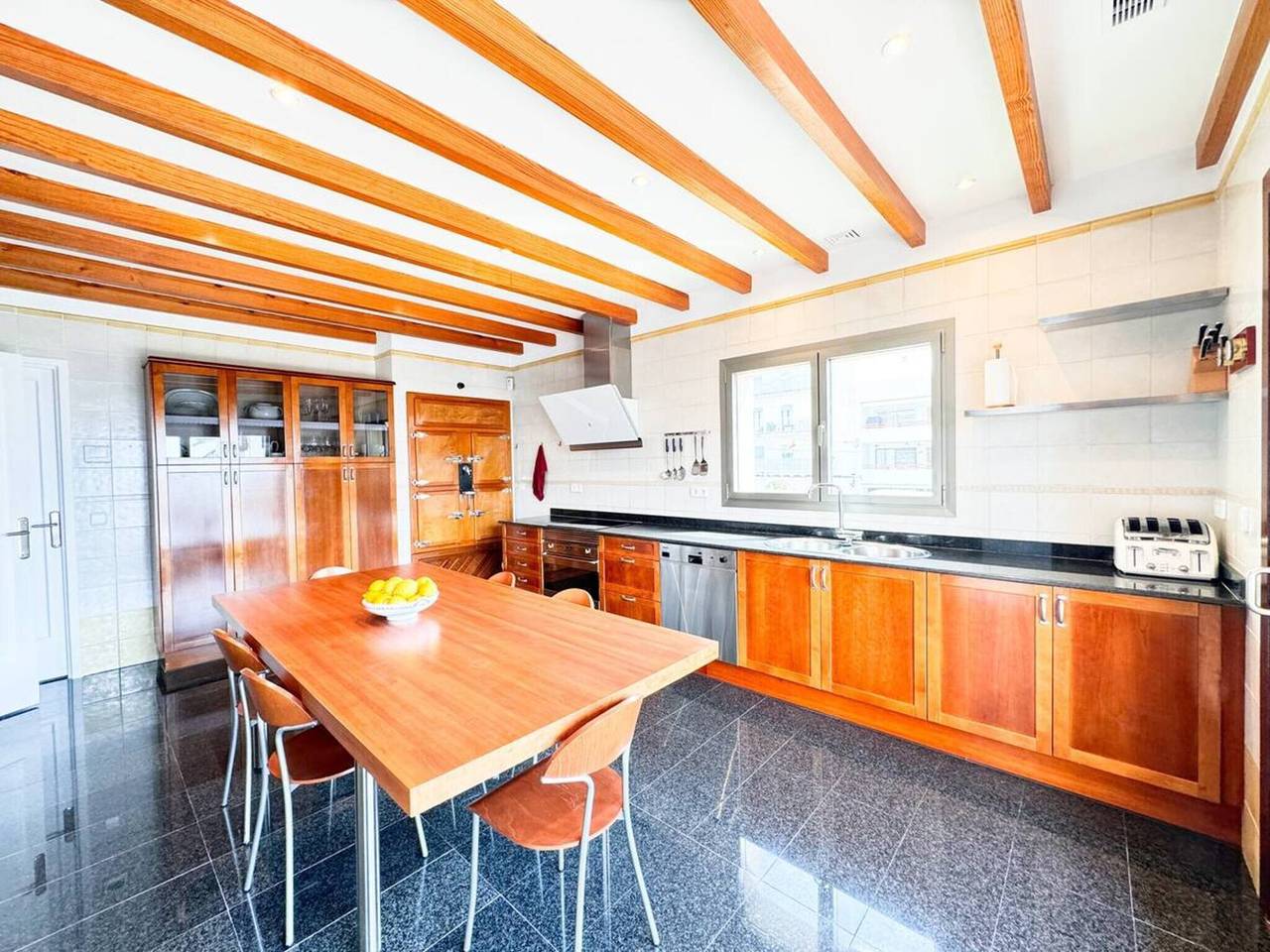 Casa vacanze 'Cala Estancia' con terrazza privata, Wi-Fi e aria condizionata in Can Pastilla, Palma di Maiorca