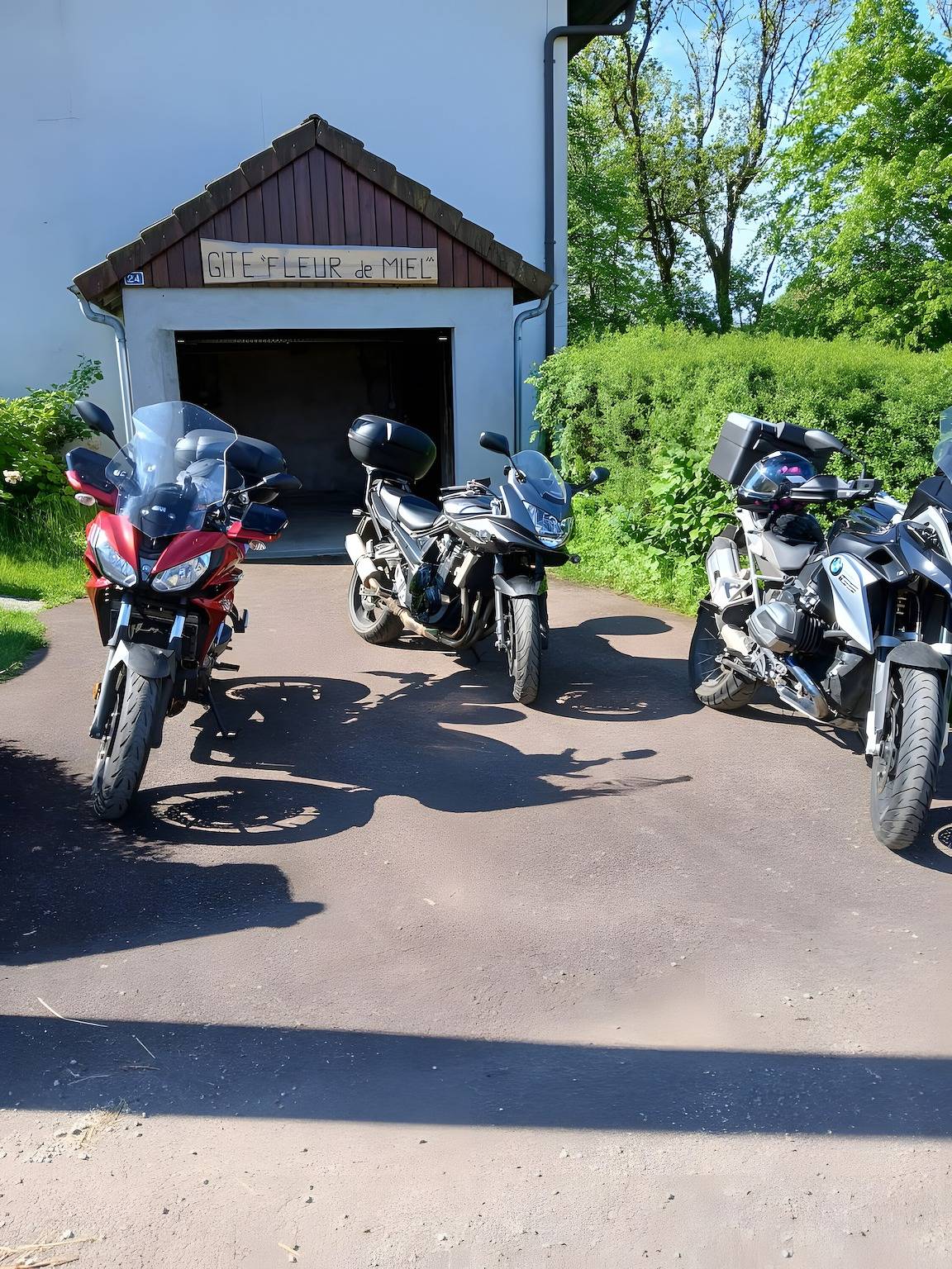 Gîte "Fleur de Miel" – Renovated House in the Heart of the Lakes Region in Saffloz, Jura