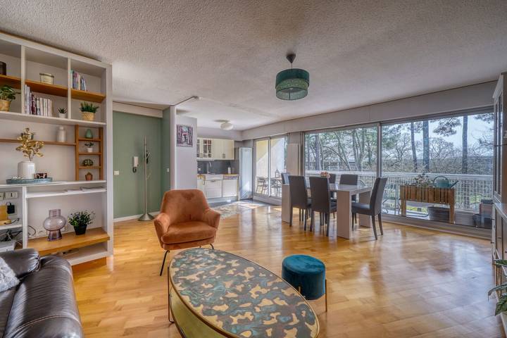 Location de vacances pour 5 personnes, avec Balcon ainsi que Terrasse et Jardin à Le Bouscat