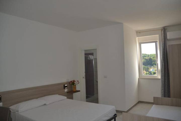 Location de vacances pour 2 personnes, avec vue ainsi que jardin et terrasse, animaux acceptés dans Rodi Garganico - 4