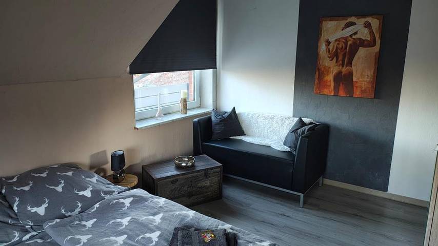 Ganze Wohnung, Moderne Fewo No. 1 mit Balkon in Aurich, Landkreis Aurich