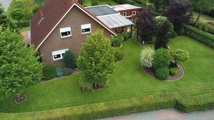 Ferienhaus für 7 Personen, mit Terrasse und Garten in Uplengen