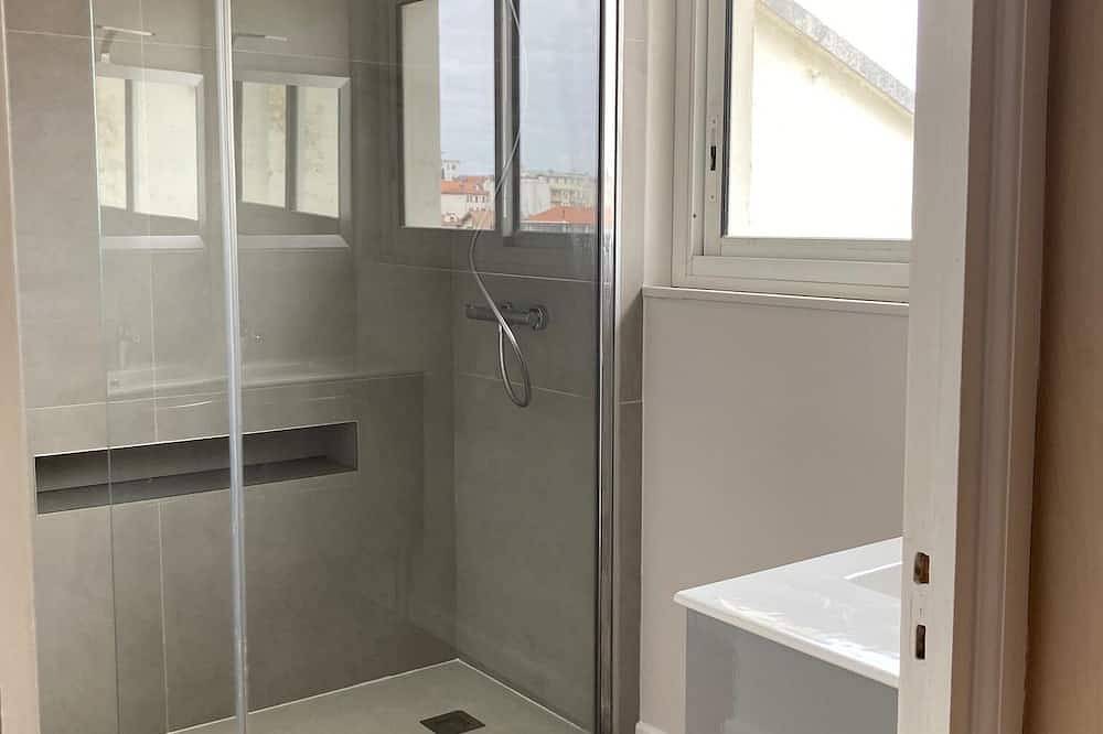 Appartement entier, Appartement  , comme un bateau sur la mer . Classement trois étoiles avec garage in Biarritz, Région de Bayonne