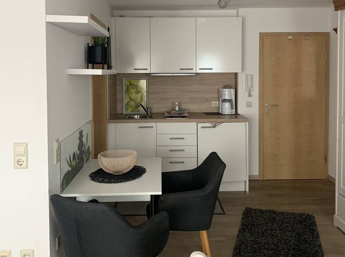 Ferienwohnung für 2 Personen, mit Balkon und Seeblick in Bodman-Ludwigshafen - 2