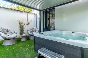 Location de vacances pour 2 personnes, avec jacuzzi ainsi que jardin et piscine à Aigrefeuille-d'Aunis