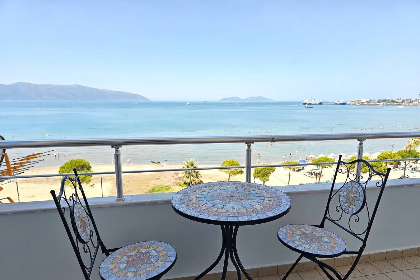 Apartamento entero, Apartamento de vacaciones para 4 personas con balcón in Vlorë