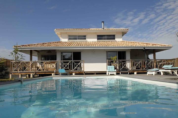 Villa pour 8 personnes, avec Terrasse ainsi que Jardin et Sauna à Gujan-Mestras