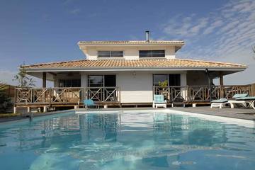 Villa pour 9 personnes, avec jardin et jacuzzi, animaux acceptés à Gujan-Mestras