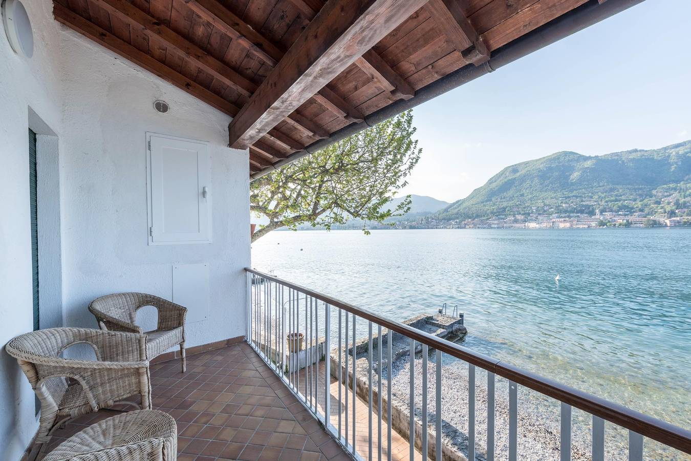 Entire apartment, Zio coco - Lake View in San Felice del Benaco, Garda Mountains