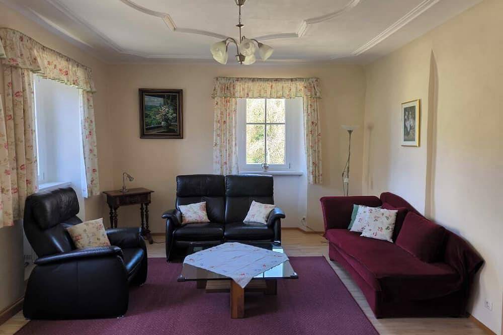 Ganze Wohnung, Großzügige Ferienwohnung (50 qm) für zwei Personen mit eigener Küche und kostenfreiem Wlan in Rothenburg ob der Tauber, Taubertal