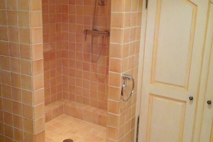 Ganze Wohnung, Absolute Ruhe 45 km vom Meer entfernt (St-Maxime St-Tropez). in Lorgues, Draguignan Region