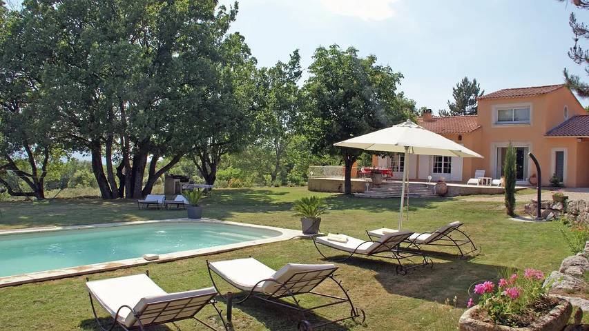 Location de vacances pour 7 personnes, avec jardin et piscine à Reillanne - 2
