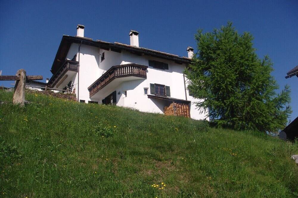 Ruhige Lage, freier Bergblick,1 Ofen,1 Kamin, Whirlpool&Sauna,15min z. Skigebiet in Albula (Graubünden), Plessur Alpen
