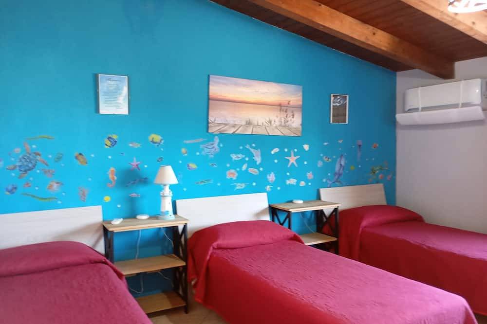 Entire apartment, Ten minutes from the airport. Five minutes away station. Park and Fly. Breakfast in Villagrazia di Carini, Carini
