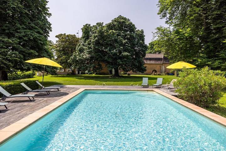 Location de vacances pour 15 personnes, avec jardin ainsi que piscine et vue à Urval - 3