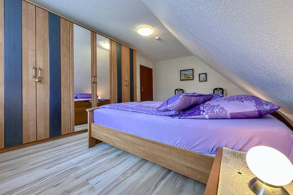 Ganze Wohnung, Schöne Wohnung im Thüringer Wald mit Balkon in Floh-Seligenthal, Rennsteig