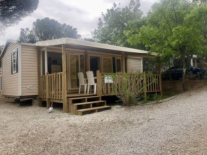 Camping pour 5 personnes, avec Balcon/Terrasse ainsi que Jardin et Vue à Roquebrune-sur-Argens - 2