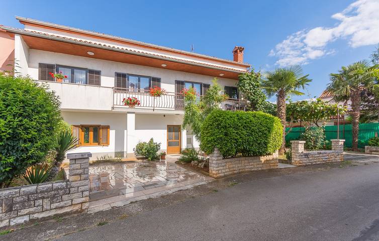 Ferienwohnung für 4 Personen, mit Balkon/Terrasse in Poreč - 2