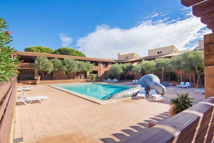 Gîte pour 4 personnes, avec jardin et piscine dans Golf de Saint Cyprien