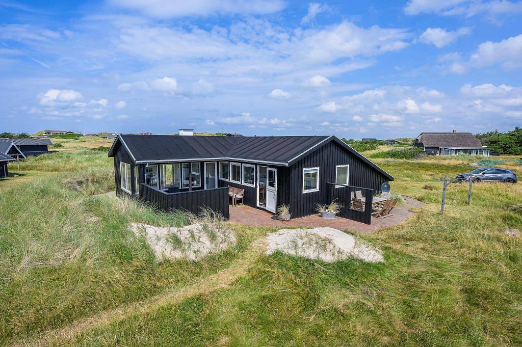 Helles und schön eingerichtetes Ferienhaus nah am Wasser in Søndervig, Holmsland Klit