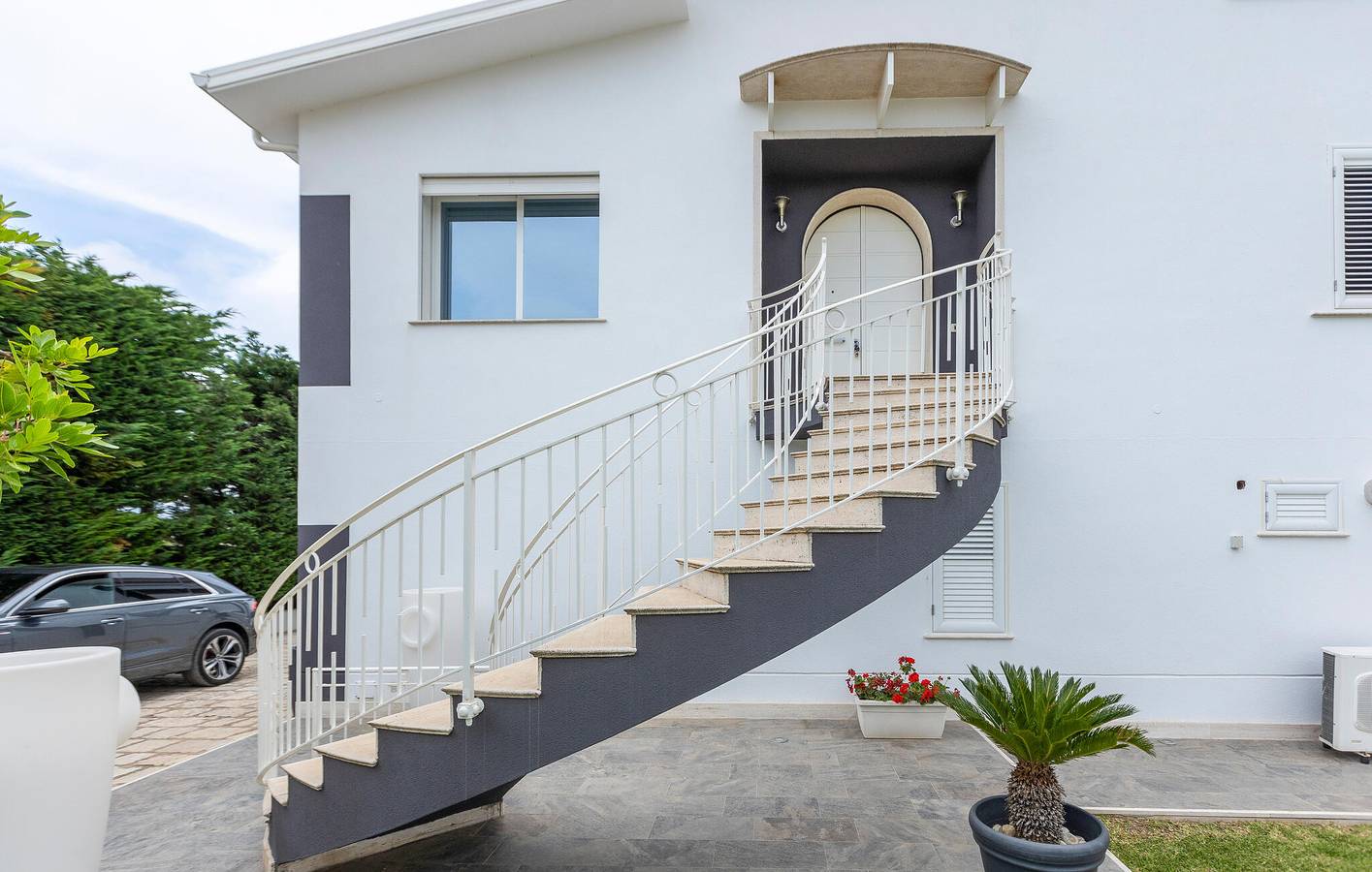 Jato Fluss Rückzug: Pool, Terrasse & A/C in geräumigem 260 Sqft Apt in Partinico, Palermo Provinz