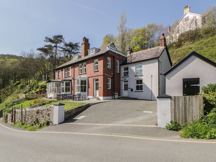 Cottage for 12 people, with garden, with pets in Llangrannog