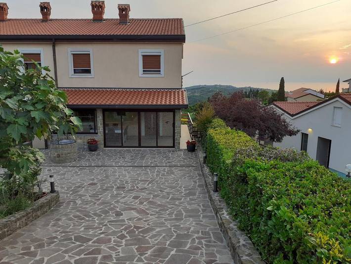 Ferienwohnung für 4 Personen, mit Garten und Ausblick in Izola