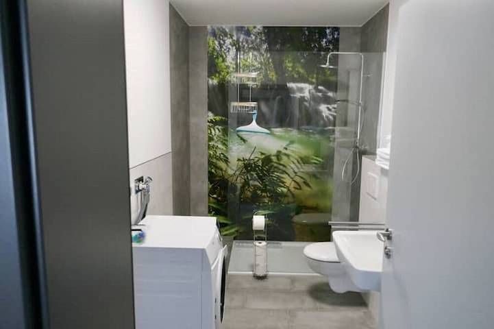 Ferienwohnung für 4 Personen, mit Whirlpool und Terrasse sowie Garten in Heimbach
