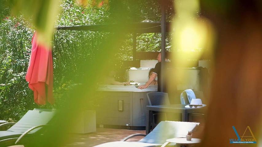 Chambre d’hôte pour 2 personnes, avec jacuzzi ainsi que piscine et jardin dans l' Hérault - 4