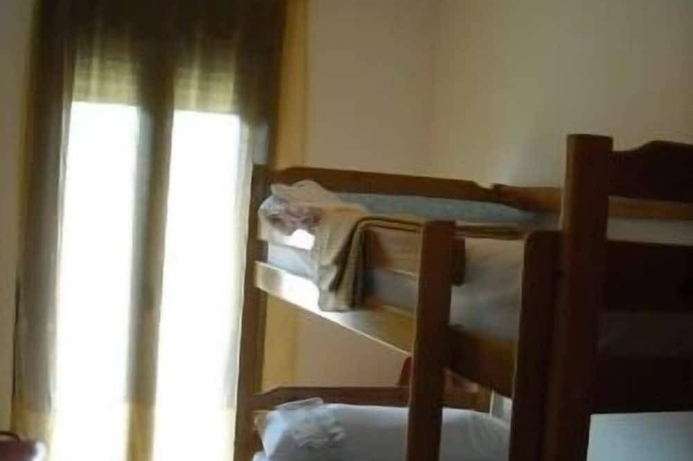 Entire apartment, New Manarillo House for 5 people in Linás de Broto, Torla