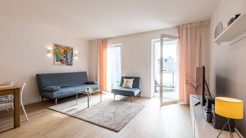 Ferienwohnung für 2 Personen, mit Garten und Balkon, kinderfreundlich in Bad Aibling