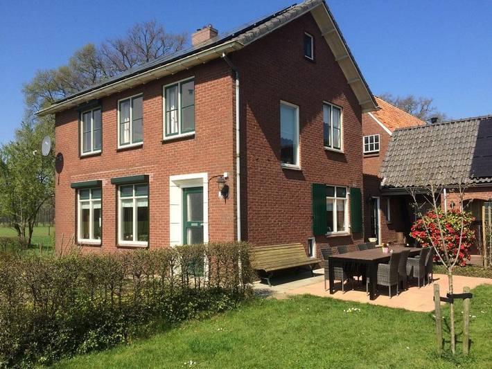 Bauernhof für 8 Personen, mit Terrasse und Garten sowie Pool