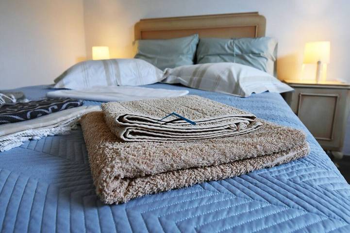 Location de vacances pour 5 personnes, avec terrasse ainsi que jardin et jacuzzi, animaux acceptés dans Kea - 4