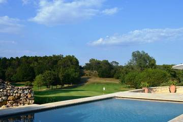 Location de vacances pour 10 personnes, avec sauna et terrasse à Opio