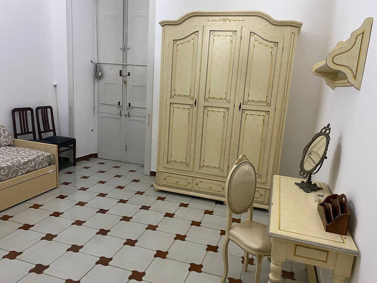 Ganze Wohnung, Apartment „Il Desiderio Di Cristina“ mit privatem Garten, Balkon und Wlan in Salerno, Tyrrhenische Küste Kampanien