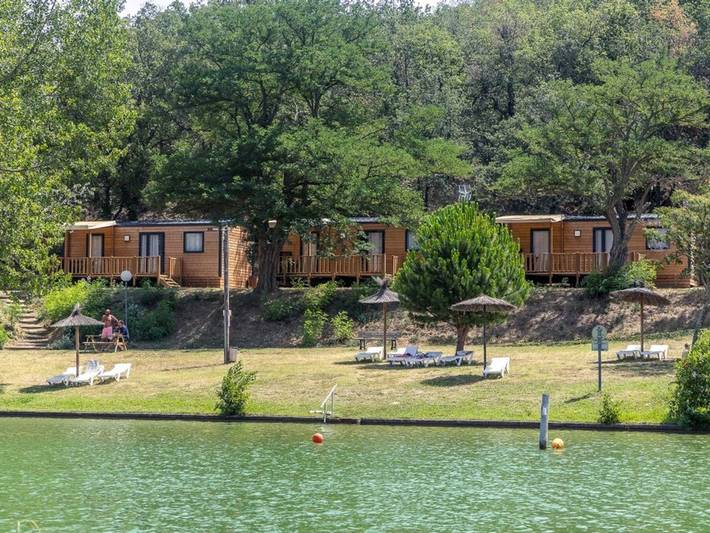 Mobil home pour 4 personnes, avec terrasse, animaux acceptés à Vinça