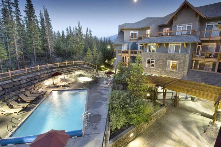 Vakantiewoning voor 6 personen, with whirlpool and balkon as well as zwembad in Banff Nationaal Park