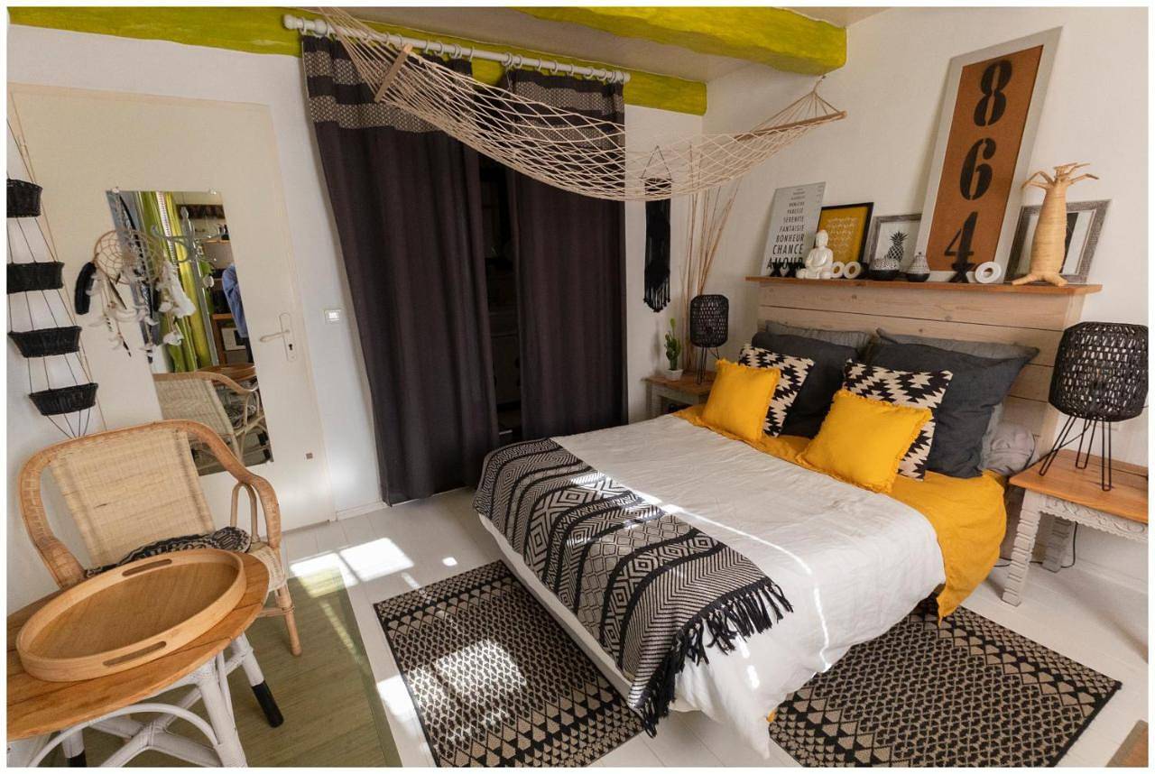 Double Room with Terrace in Junas, Côte méditerranéenne (France)
