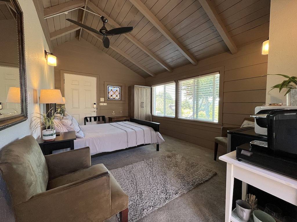 Midtown Cabana with Scenic Patio Private Entrance in Santa Cruz, Santa Cruz County