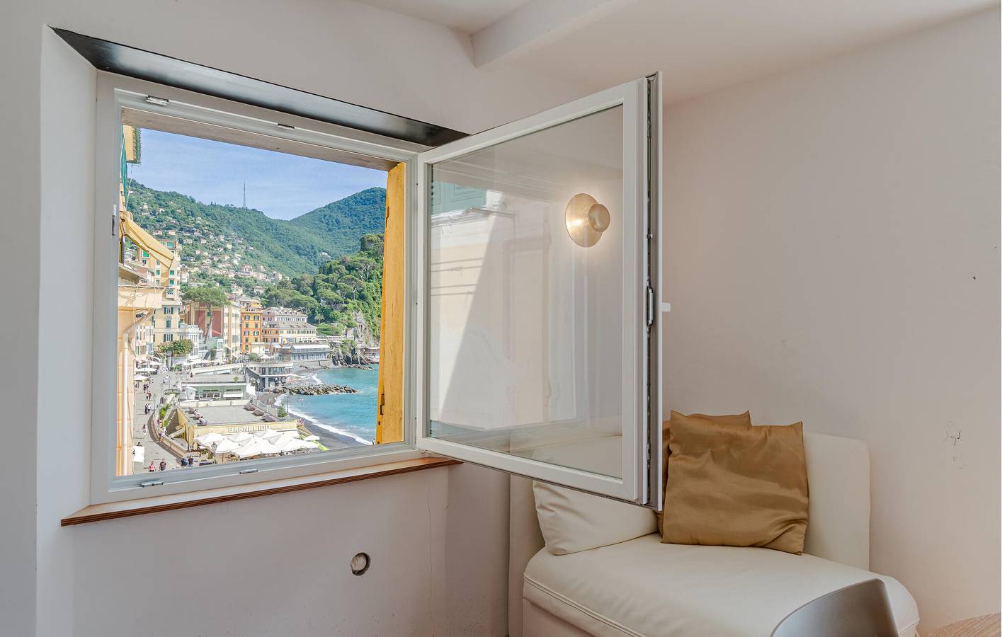 Ganze Ferienwohnung, Appartement mit Meerblick und modernen Annehmlichkeiten in Camogli, Riviera di Levante
