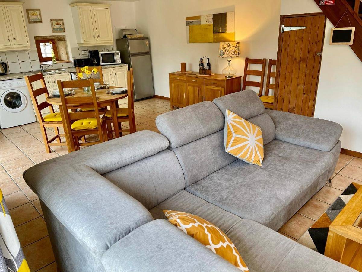 One-Bedroom House in Brux, Vienne (France)