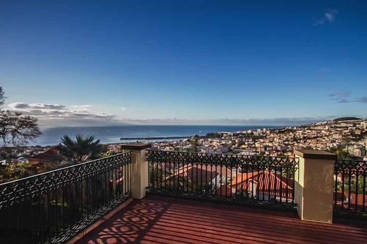 Villa für 17 Personen, mit Balkon und Pool sowie Garten - 1