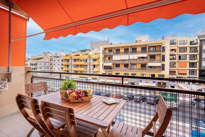 Appartement entier, Appartement de vacances pour 3 personnes avec piscine in Los Cristianos, Arona