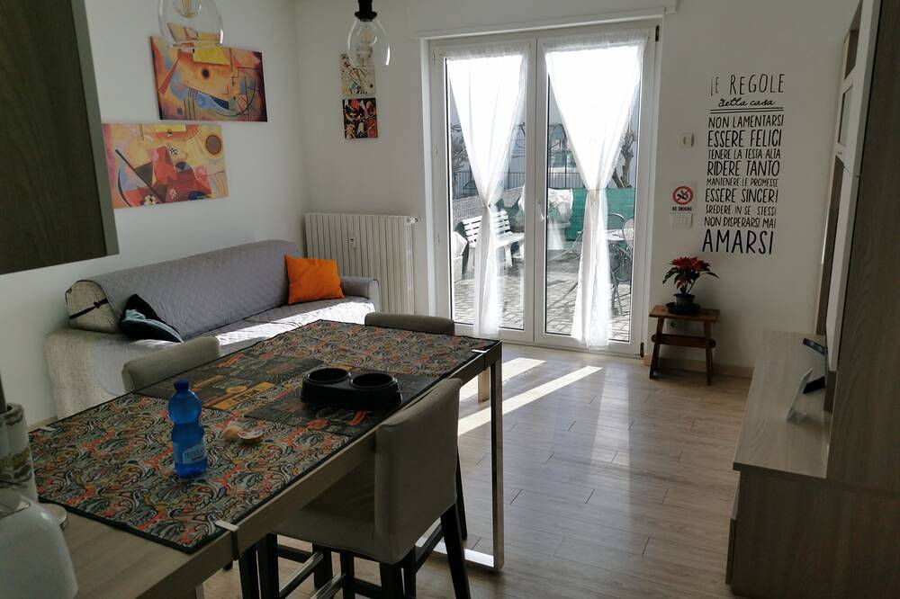 Ganze Wohnung, Zweizimmerwohnung mit Parkplatz in Tirano (stadt), Tirano