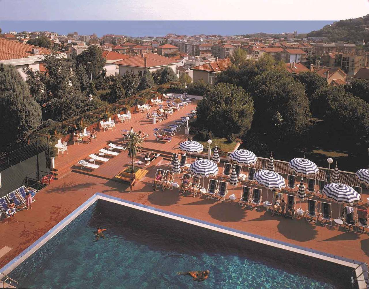 Entire holiday apartment, Holiday apartment with pool and air conditioning  in Pietra Ligure, Pietra Ligure Municipality