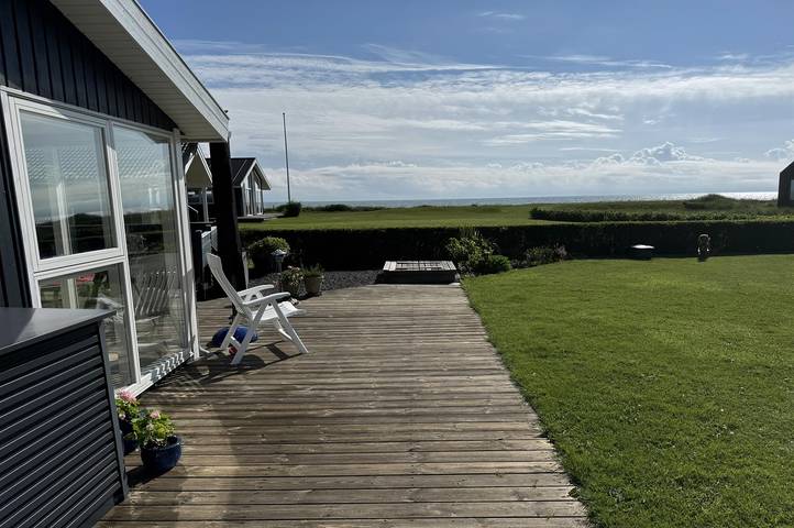 Feriehus for 6 personer, med terrasse, dyr tillatt i Sæby