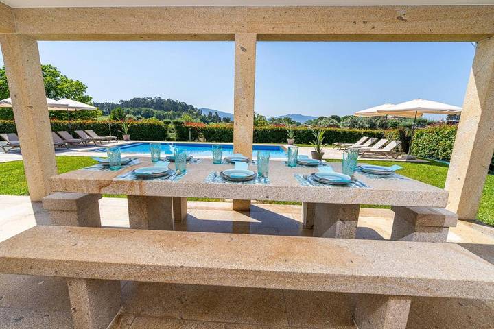 Location de vacances pour 10 personnes, avec piscine et jardin dans Moreira do Lima - 4